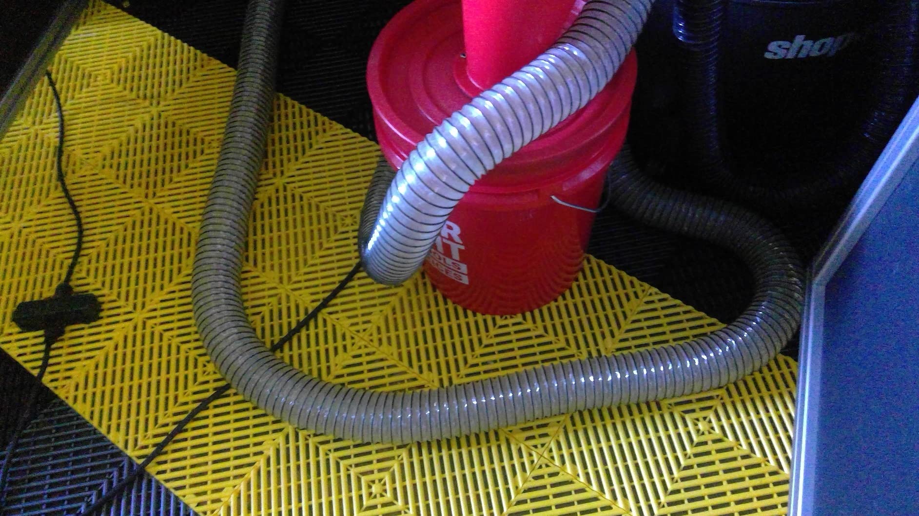 PVC Dust Collection Hose w/4 Thumbscrew Clamps 2-1/2