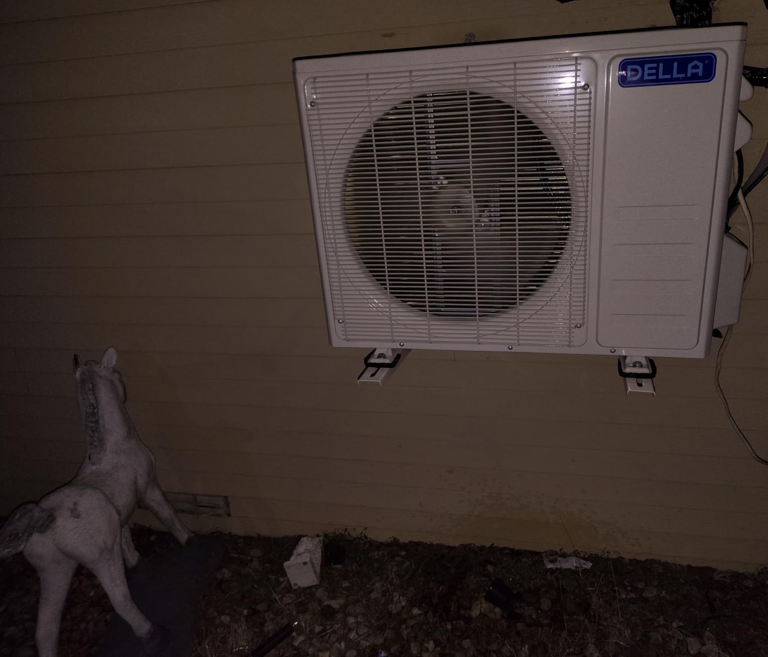 DELLA 12000 BTU Mini Split AC, Soft Airflow, 25 SEER2 230V, Ultra Hyper Heat Down to -22°F, Energy Star, Heat Pump, Up to 550 Sq. Ft, Smart WiFi Alexa, 1 Ton Ductless Inverter System, 16.4ft Kit customer photo 1