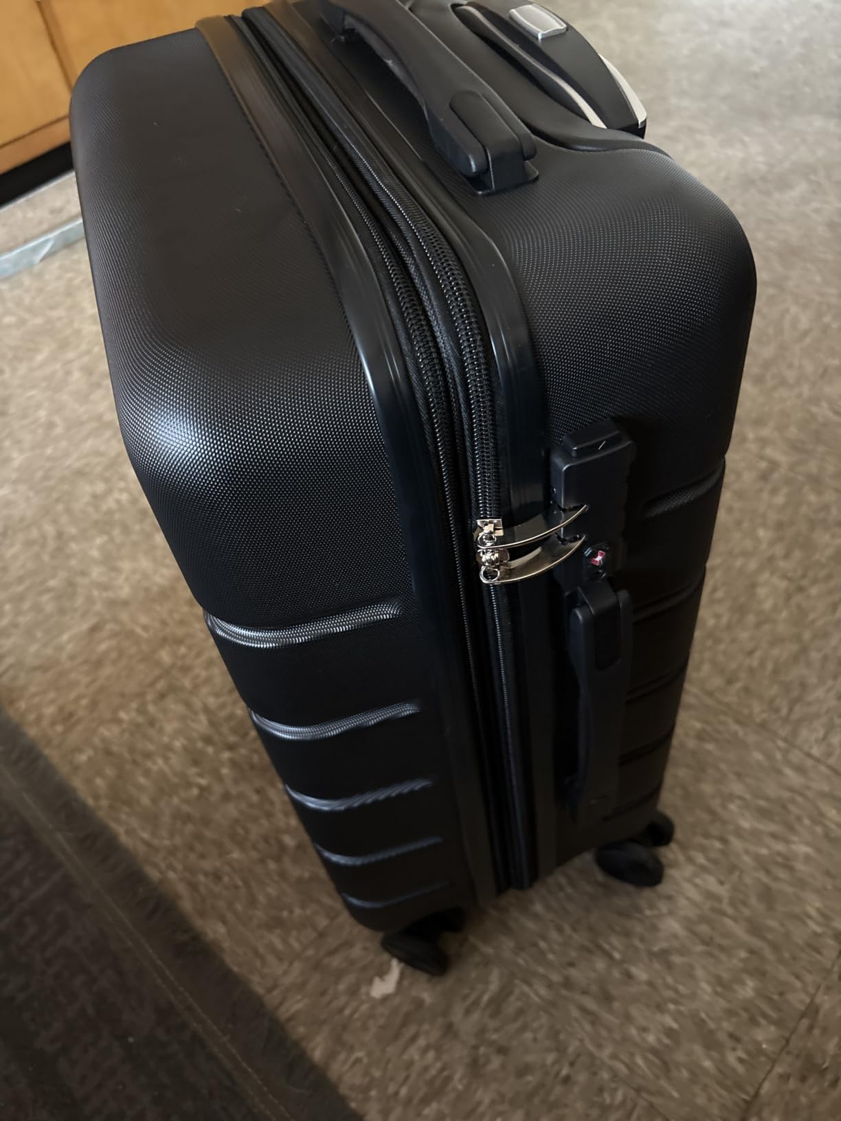 Sweetcrispy 20 Inch Carry On Luggage, Suitcase with Spinner Wheels customer photo 1