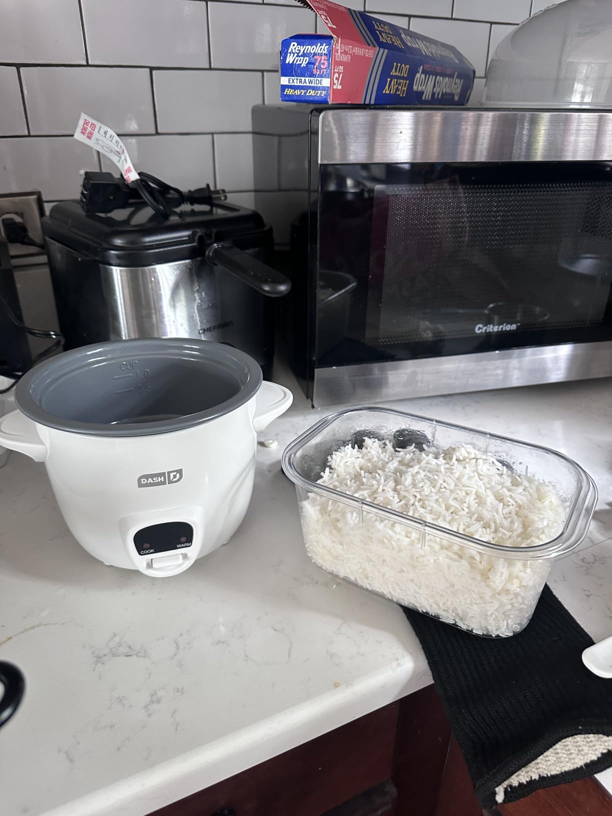 Dash Mini Rice Cooker, 2-Cup Removable Ceramic Nonstick Pot, Black customer photo 2