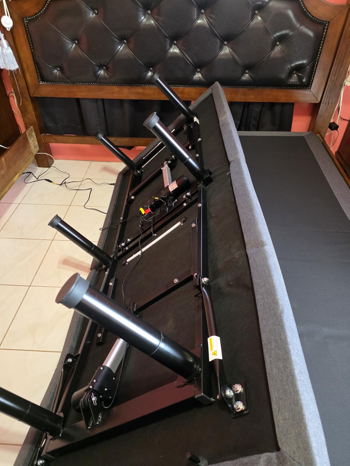 Tami Tami T450 Adjustable Bed Frame Queen with Remote, Ergonomic Adjustable Base with Head & Foot Incline, Zero Gravity, Nightlight, Quiet Motor, and 3 Height-Adjustable Legs, Easy Assembly customer photo 2