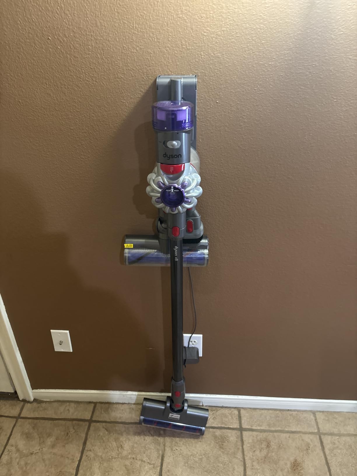 Dyson V8™ Cordless Vacuum customer photo 2