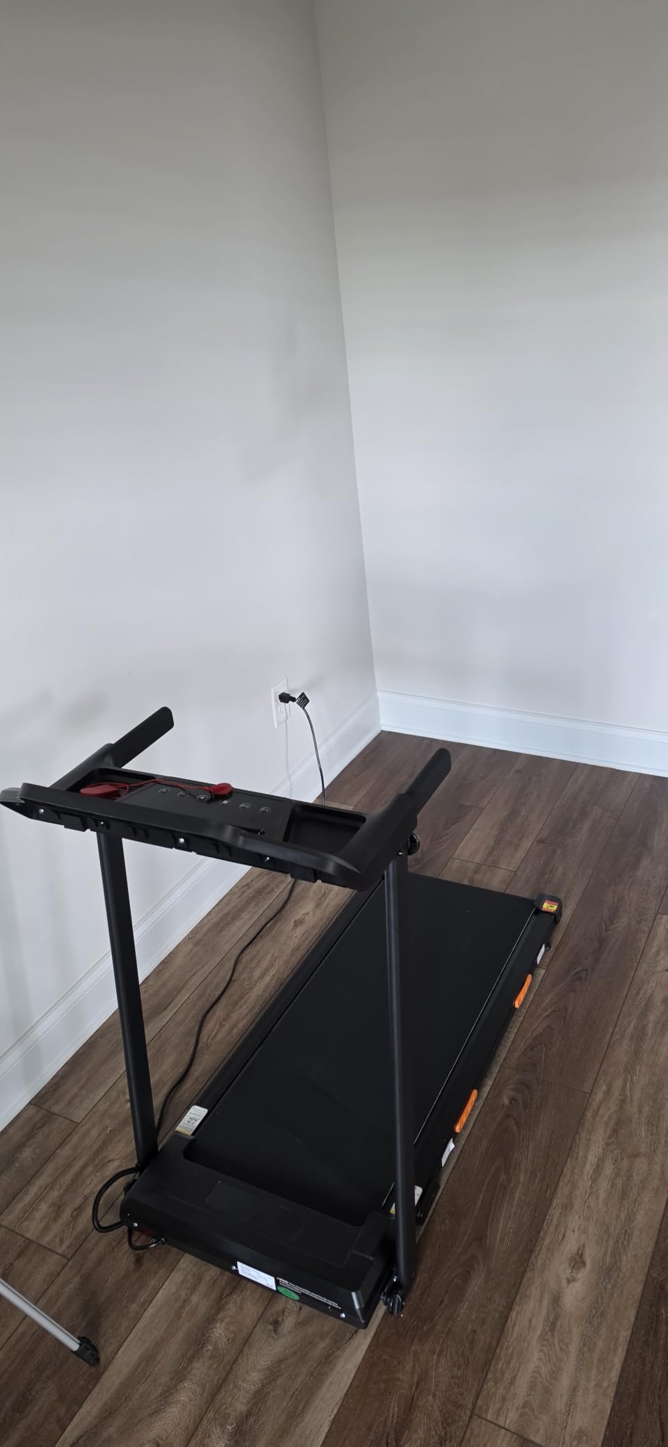 CURSOR FITNESS 16% Incline Treadmills for Home with 3 LED Displays customer photo 2