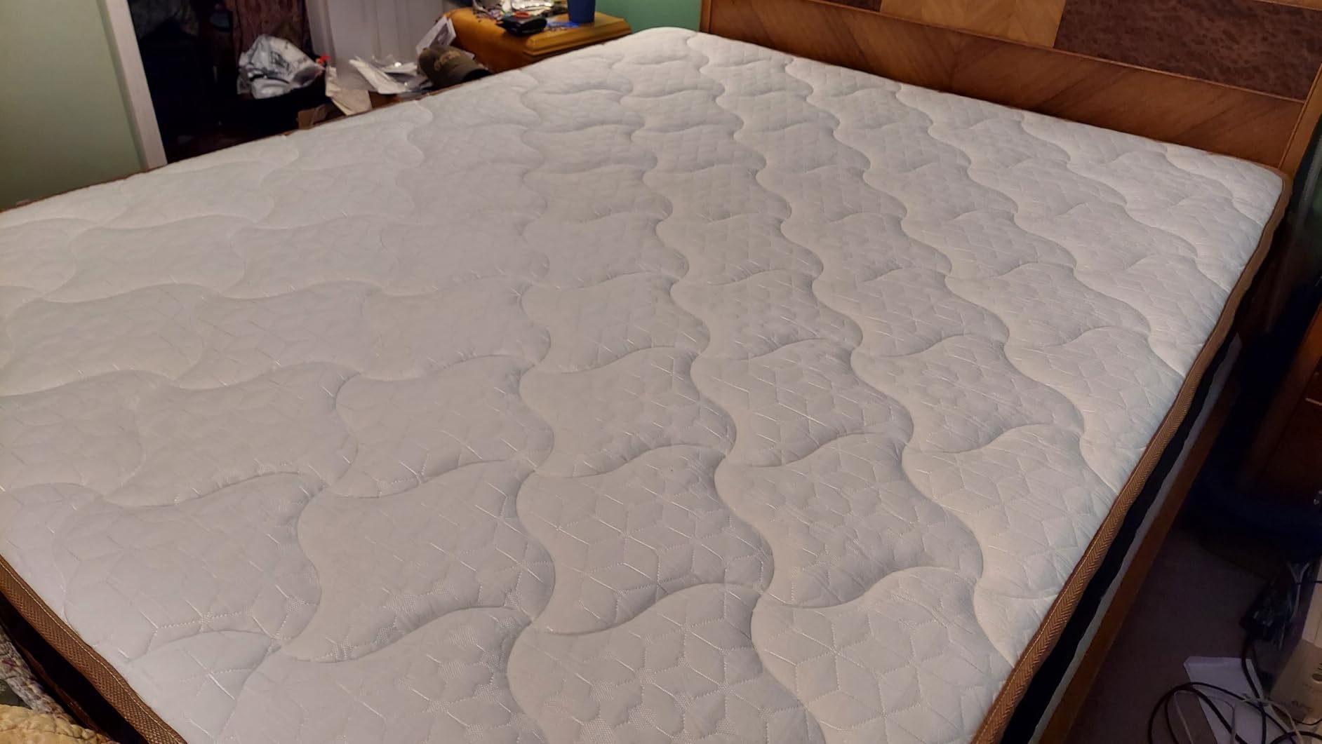 Firm Queen Mattress 12 Inch, Cooling Hybrid Bed in a Box, 7-Zones Individual Pocket Spring, Motion Isolation, Targeted Hip/Shoulder/Lumbar Support, Fiberglass-Free, 365-Night Trial, CertiPUR-US customer photo 2