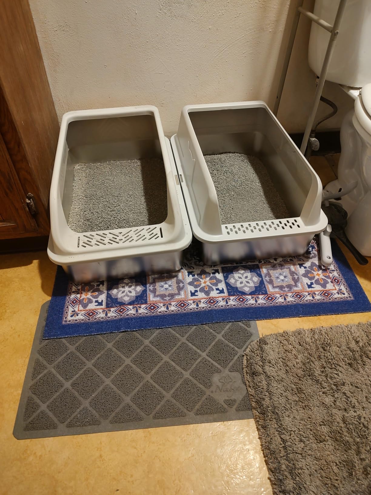 Self Cleaning Open Top Automatic Multiple Cat Litter Box, White customer photo 2
